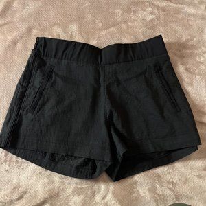 Lululemon Shorts BLK sz6